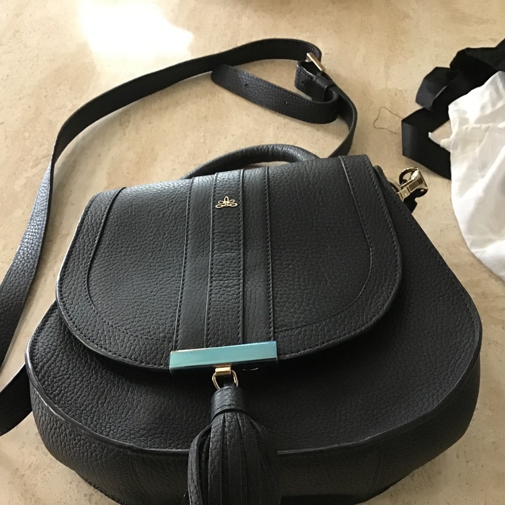 Demellier London Navy leather crossbody bag used twice looks like Chloe bag